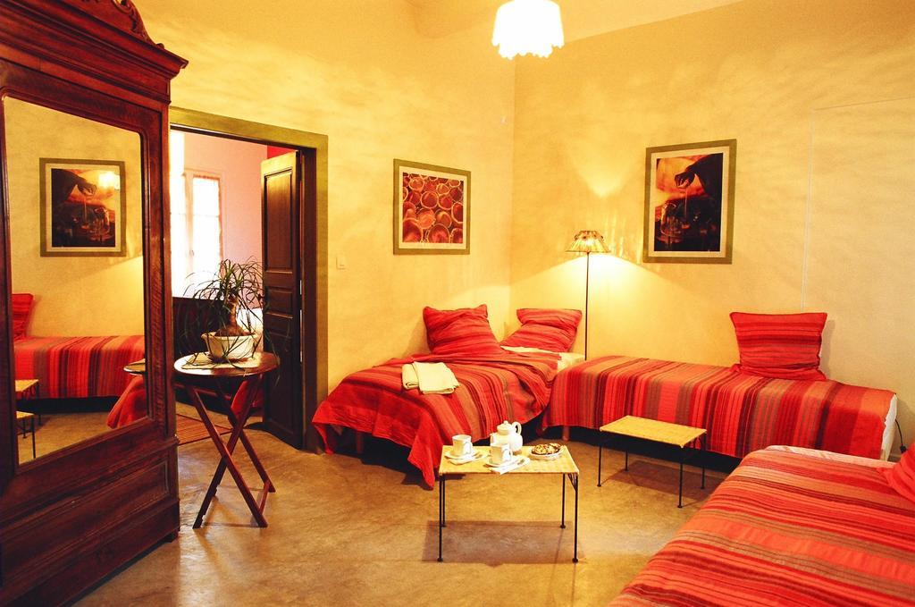 La Cle Des Chants Vergèze Kamer foto