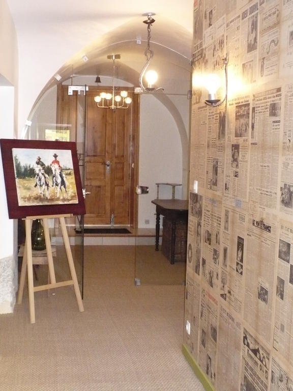 La Cle Des Chants Vergèze Buitenkant foto